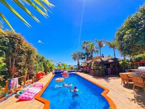 The swimming pool can be heated by an eco-friendly electric heater for out-of-season clients.