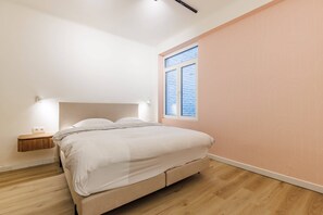 Cosy bedroom for two