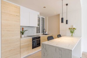 Spatial kitchen, fully equiped kitchen