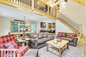 Living Room | Free WiFi | Central Heating & A/C