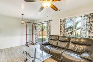 Living Room | Smart TV | Ceiling Fans