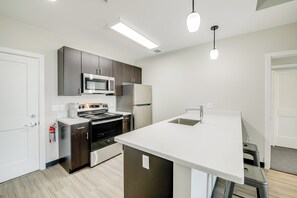 Kitchen | Single-Story Apartment | Free WiFi | Central Heating & A/C