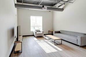 Living Room | Smart TV | Free WiFi