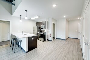 Kitchen | Single-Story Apartment Unit | Central Heating & A/C
