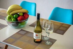 Disfruta de una deliciosa comida en el departamento. (La renta no incluye aliento ni bebidas)