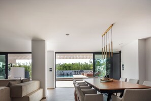 Seamless indoor and outdoor connection