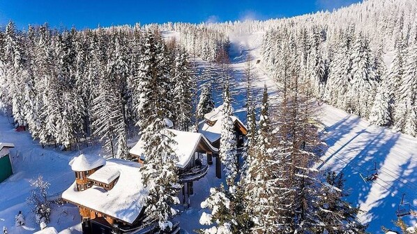 ...a true ski-in / ski-out experience.