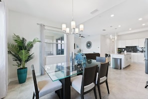 Dining Room#Disney #Parks #kingdom #springs #StoreyLake #resort #Apartment #Vacation #Rental #waterpark #Kissimmee #Orlando #universal #citywalk