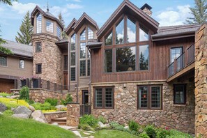 762 Holden Rd
