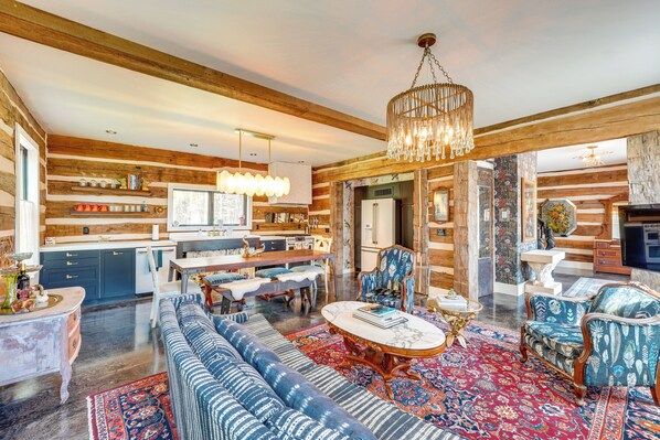 Pine Bush Vacation Rental | 5BR | 5.5BA | Stairs Required | 3,000 Sq Ft