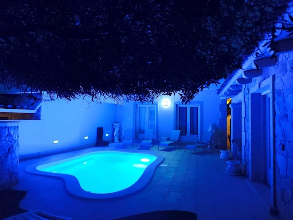 Piscina notturna