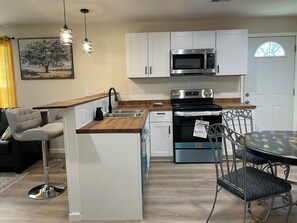 Kitchen/ Dining