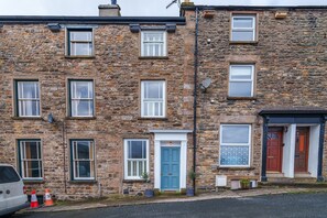 Castlehaw View Holiday Cottage in Sedbergh