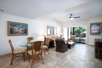 Royal Sea Cliff Kona 202 Ocean View 1 Bedroom