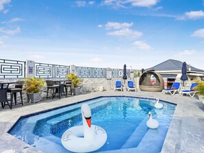 Swimming pool