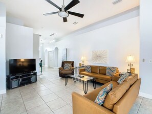 Cozy Open Livingroom
