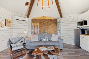 Charming Hill Country interior design