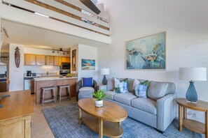Kapaa Shore Living Room Kitchen