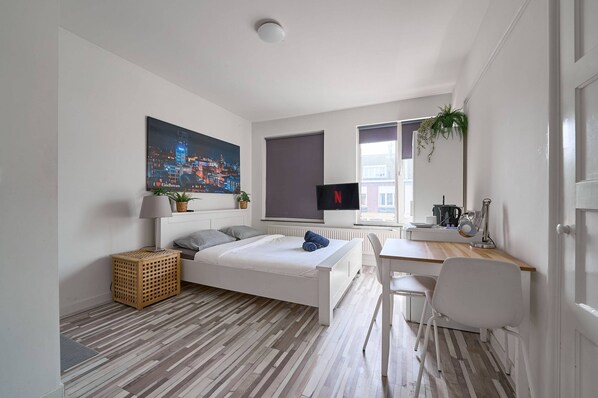 Queen size bed