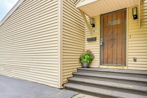 Apartment Exterior | Central Air Conditioning & Heating