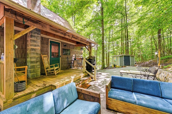 Roaring Gap Vacation Rental | 1BR | 1.5BA | 4 Steps to Enter | 970 Sq Ft