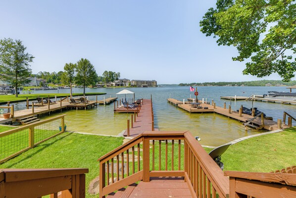 Dadeville Vacation Rental | 3BR | 2.5BA | Stairs Required | 1,662 Sq Ft