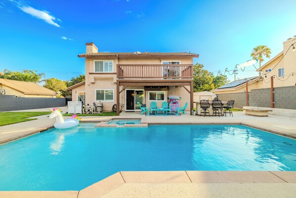 Huge Pool and Backyard to enjoy with the Family 