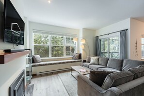 Living area: Fireplace and Cable TV