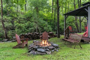 A Perfect Mountain Escape By The Fire!