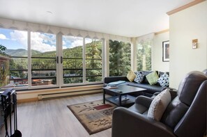 Living Room with Section, 2 Recliners and Expansive Mountain Views!