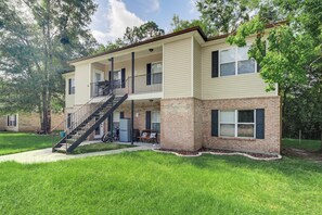 Exterior | Single-Story Condo | 1st-Floor Unit