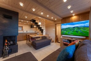 Living & dinig area