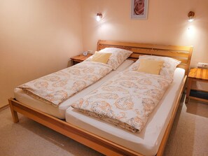 Maisonette-Ferienwohnung West, 2-5 Personen, 82 qm, 2 SZ, Balkon, Nichtraucher-Schlafzimmer, 2. Etage