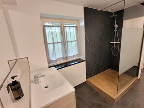 Ferienwohnung 6 für max. 4 Personen-Badezimmer
