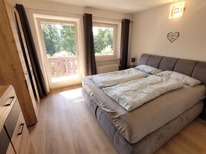 Ferienwohnung 6 für max. 4 Personen-Schlafzimmer