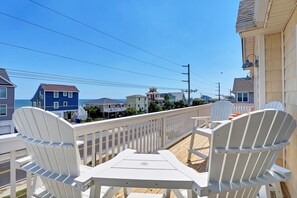 Upperlevel Oceanview Deck