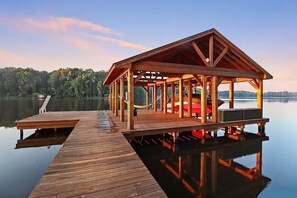 Large Covered Boathouse!