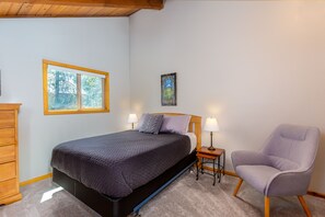 Upstairs Queen Bedroom