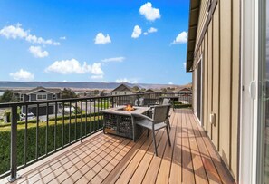 Upstairs Back Deck