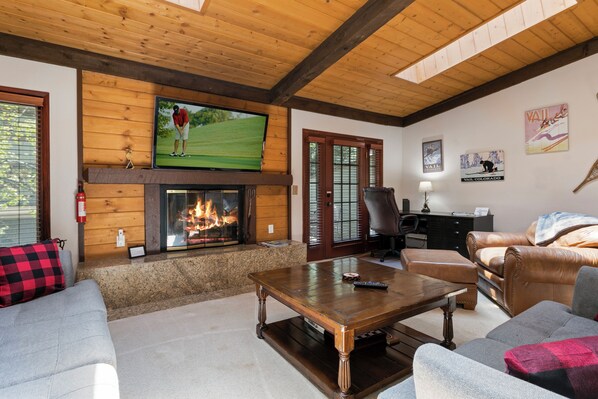 G3 Meadow Creek - a SkyRun Vail Property - Living Area