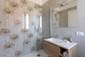 Bain