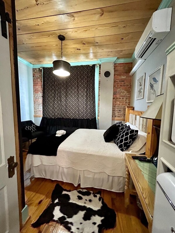 Queen Bed