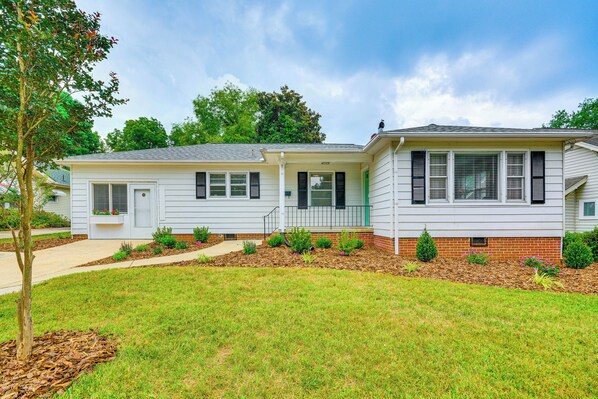 High Point Vacation Rental | 3BR | 2BA | Steps Required | 1,438 Sq Ft