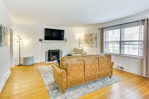 Living Room | Fireplace | Smart TV