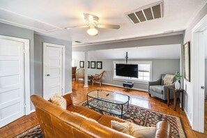 Living Room | Free WiFi | Central A/C & Heating | Smart TV