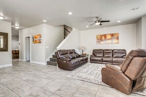 Living Room | 1st Floor | Smart TV | Free WiFi | Central Heating & A/C