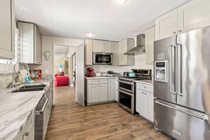 Fully equipped kitchen