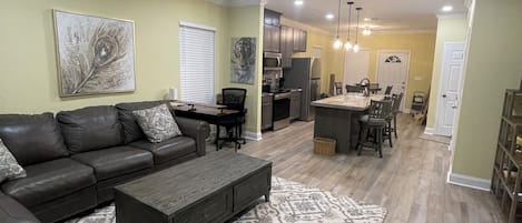 Entertainment Room / Den