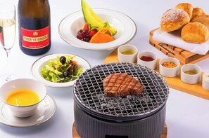 Aamiaisateria