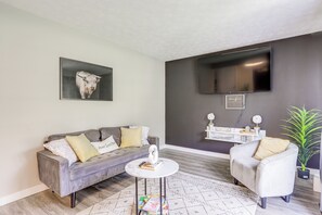 Living Room | 1st Floor | Smart TV
